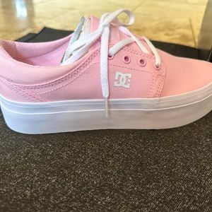 Light pink DC platform